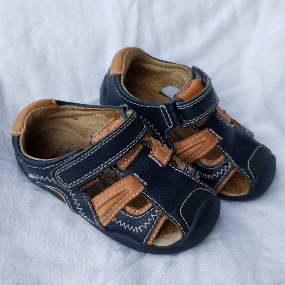 pediped grip and go leather sandals